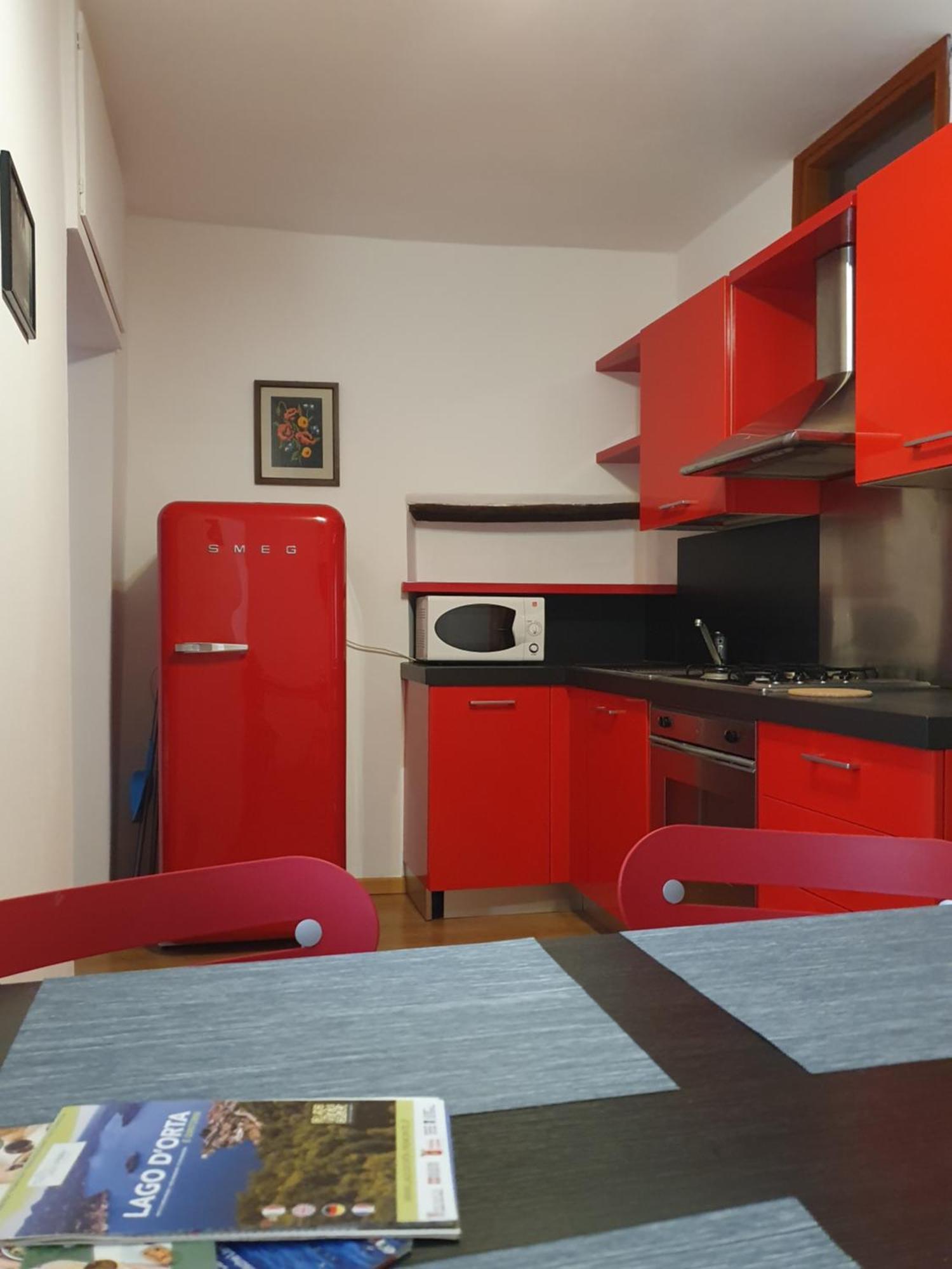 Appartamenti Vacanze E Camere Roccetta Fiorita Pettenasco Habitación foto