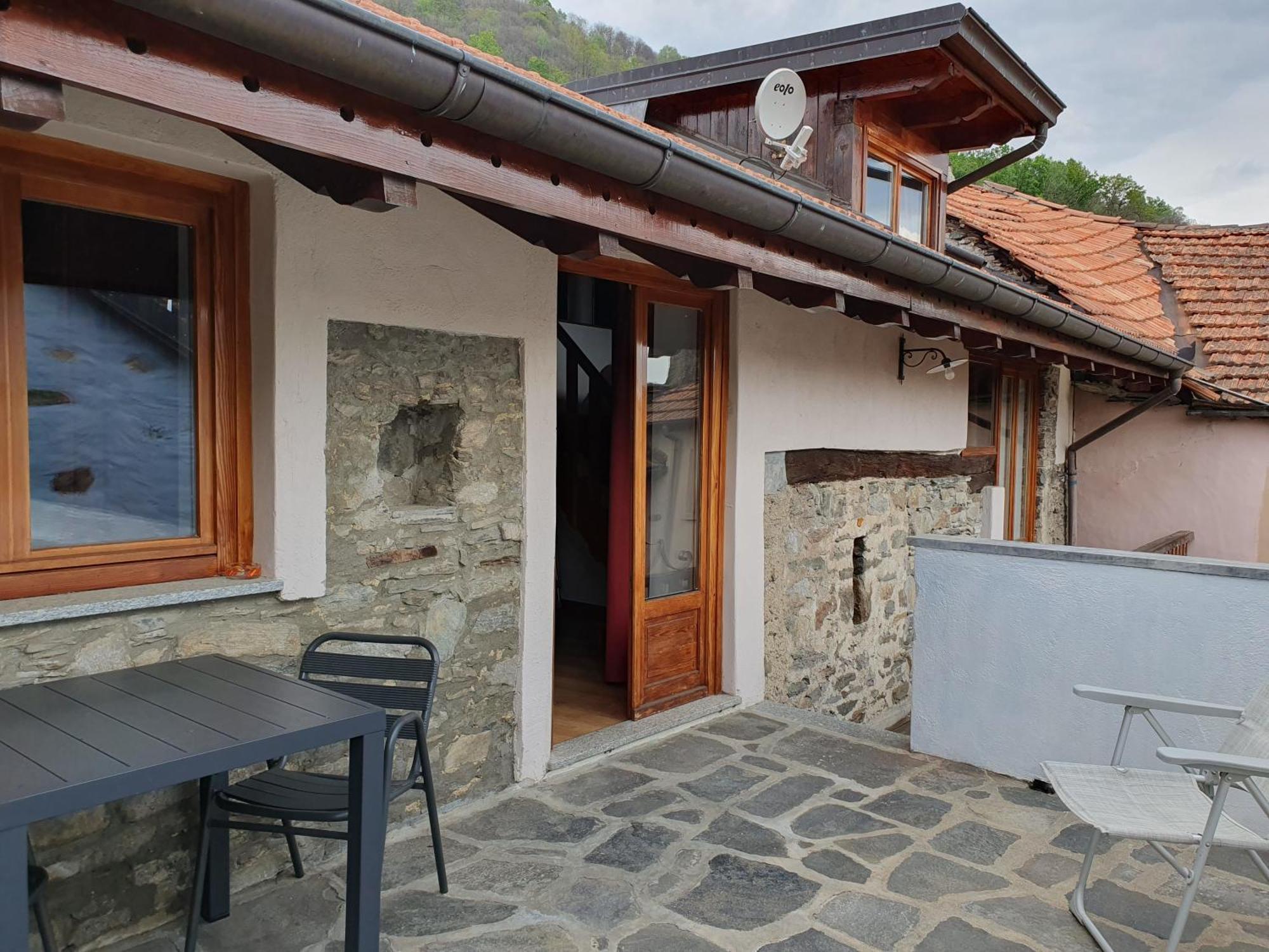 Appartamenti Vacanze E Camere Roccetta Fiorita Pettenasco Habitación foto