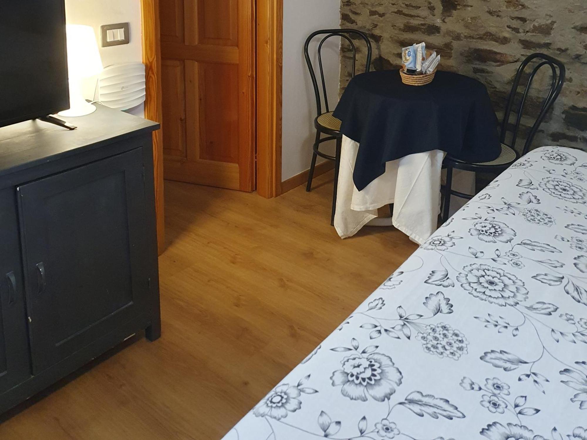 Appartamenti Vacanze E Camere Roccetta Fiorita Pettenasco Habitación foto