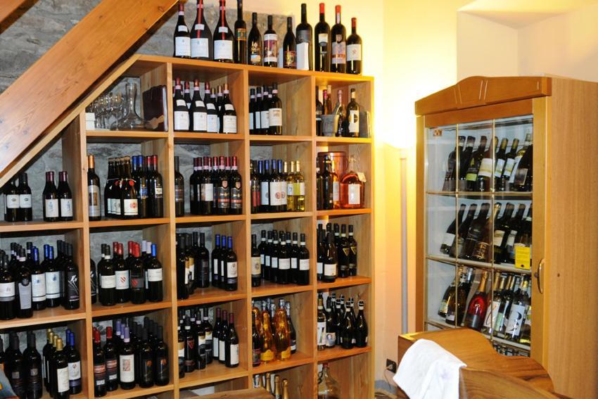 Appartamenti Vacanze E Camere Roccetta Fiorita Pettenasco Exterior foto