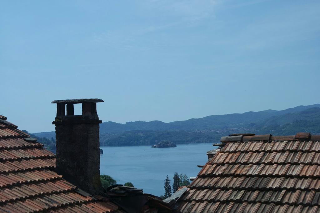 Appartamenti Vacanze E Camere Roccetta Fiorita Pettenasco Exterior foto