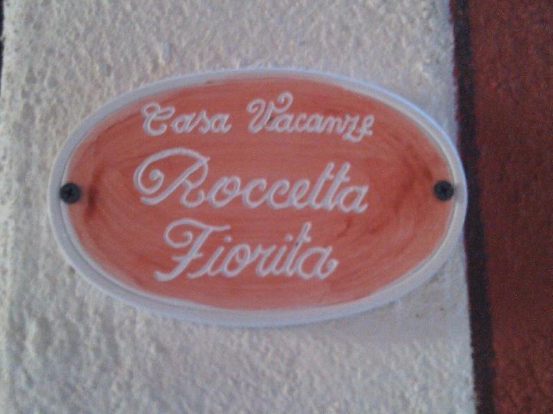 Appartamenti Vacanze E Camere Roccetta Fiorita Pettenasco Exterior foto